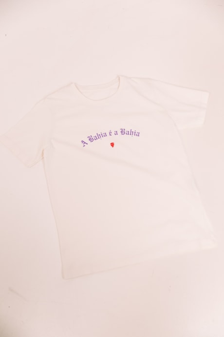 CAMISETA INFANTIL A BAHIA E A BAHIA DE CA DO NORDESTE