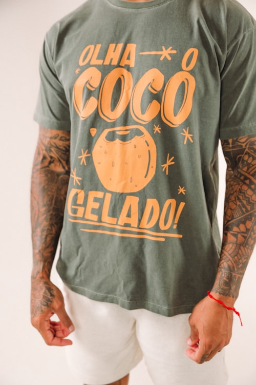 CAMISETA OLHA O COCO-be059c78-03b9-4f82-a0f2-eb89aaf84314